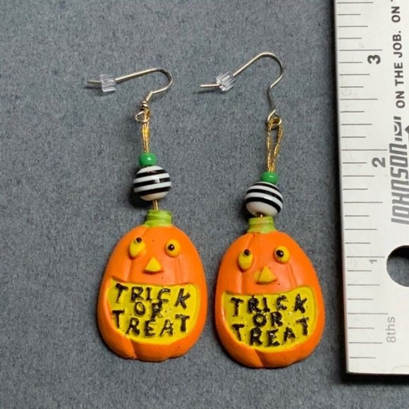 Hallloween Earrings Jack O Lantern Pumpkin Trick Or Treat Orange Yellow B and W - Picture 3 of 3